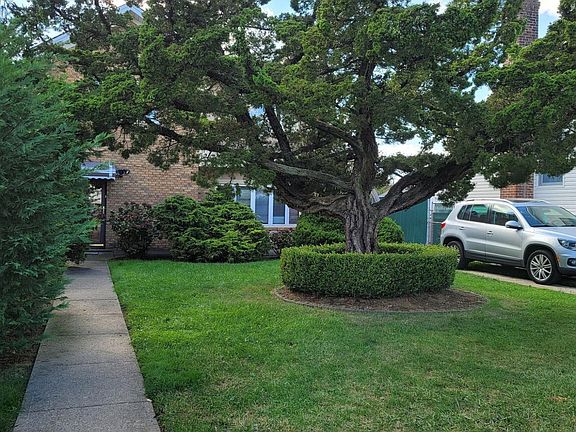 3rd image of 42 Pearsall St