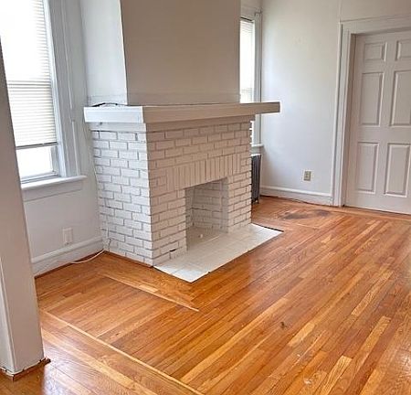 3rd image of 185 Goldsmith Ave #2