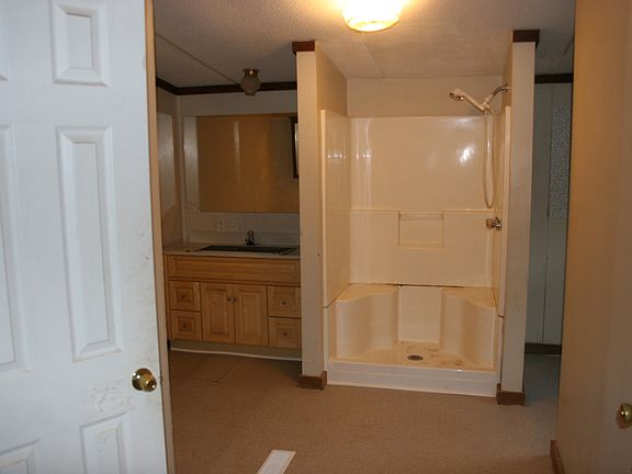 5th image of 56 Glenn Dr