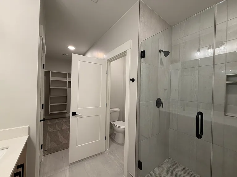 608 E Hemsworth Ln — Photo 35