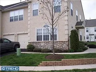 125 Warwick Way photo 1