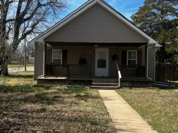 1003 N 5th St, Arkansas City, KS 67005
