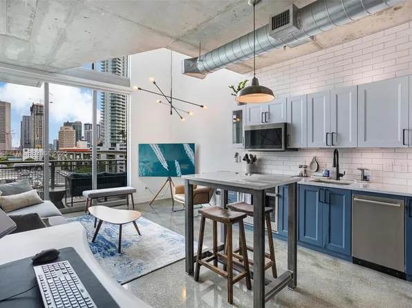 690 SW 1st Ct APT 1005, Miami, FL 33130