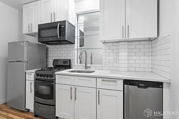 Rented by Halstead Real Estate | media 7