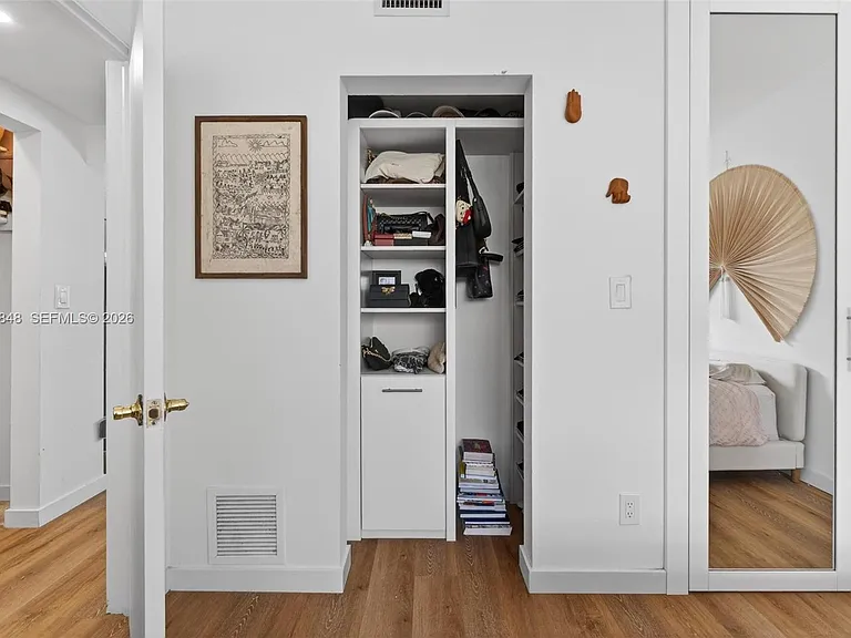 8600 Byron Ave #9 — Photo 20