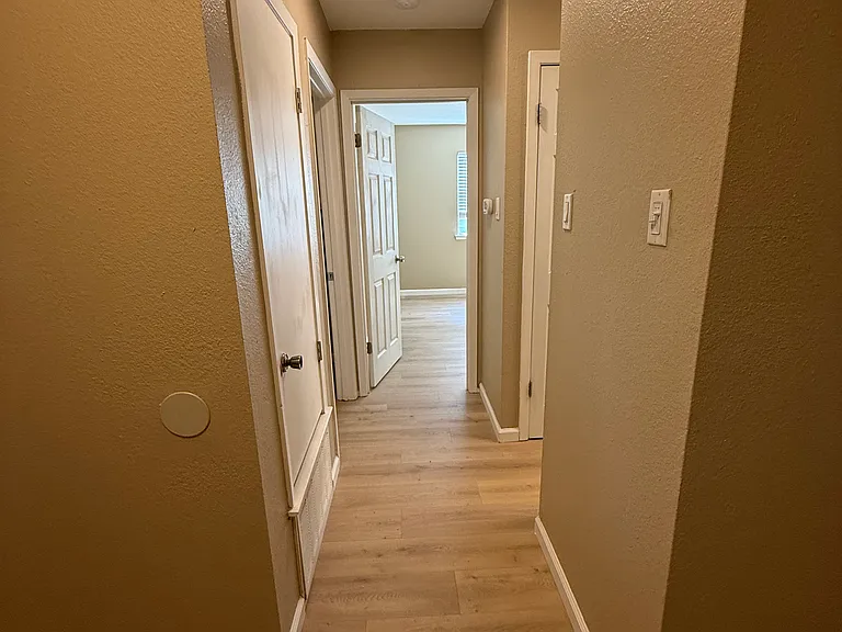 2704 Crownspoint Dr — Photo 11