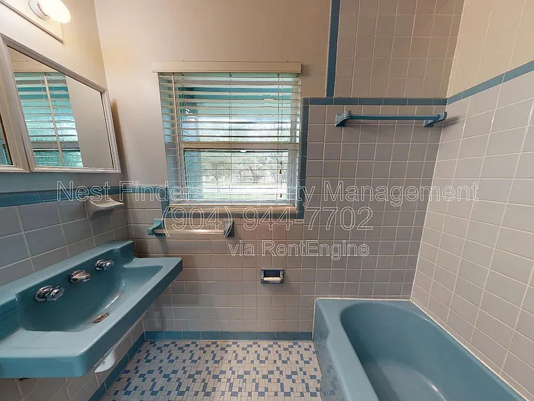 1365 Seminole Rd — Photo 10
