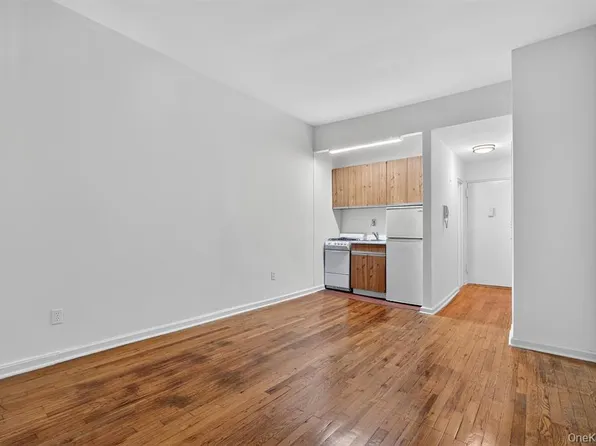 321 East 89th Street image 4 of 9