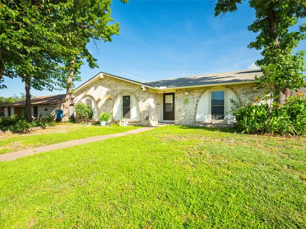 3215 Rockne Ln, Mesquite, TX 75150