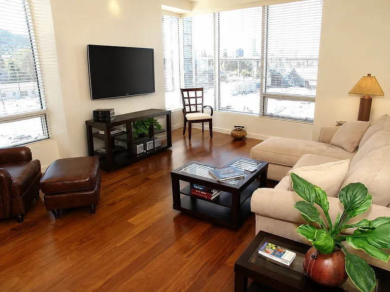 3570 S River Pkwy #609 — Photo 2