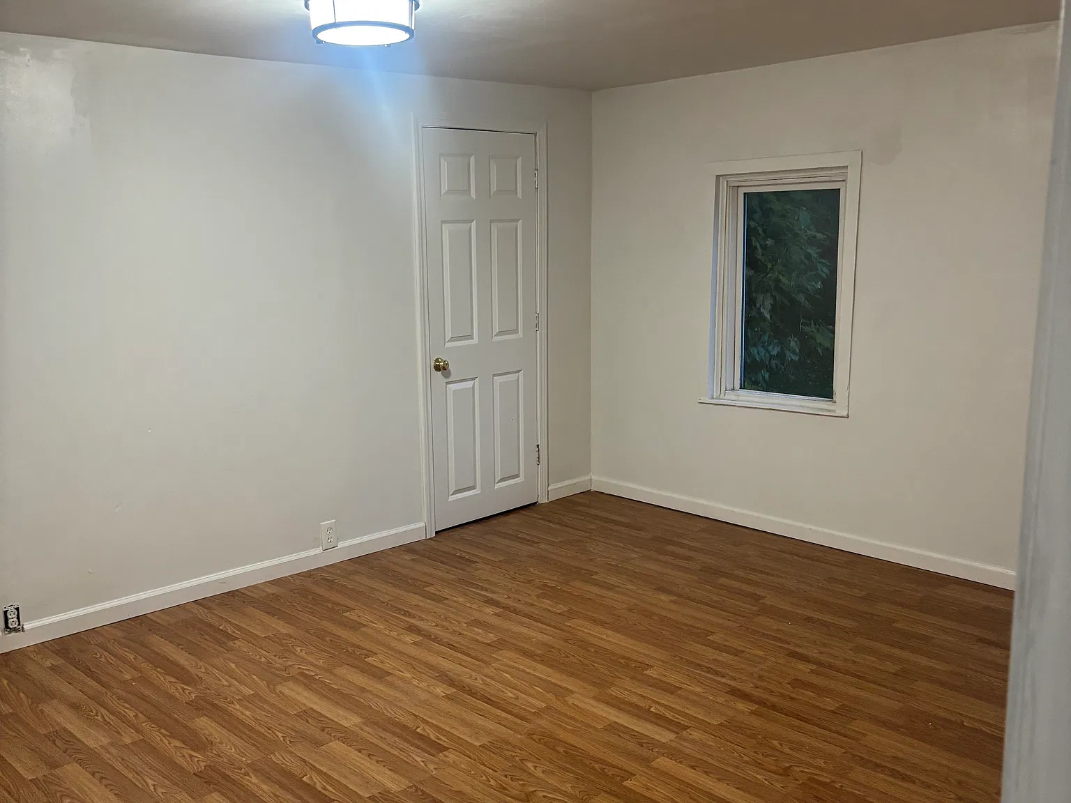 3 bed, $1,400 — Photo 4
