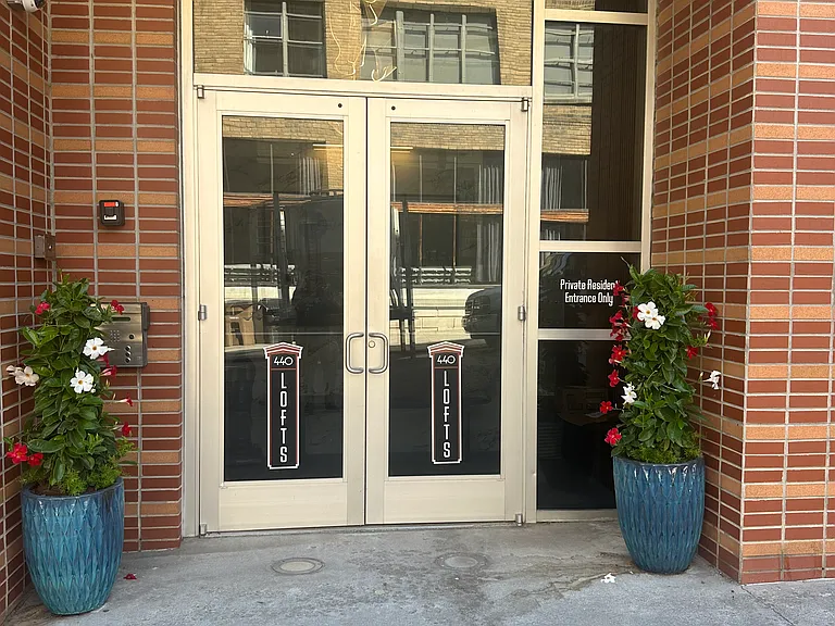 440 Walnut St #402 — Photo 3