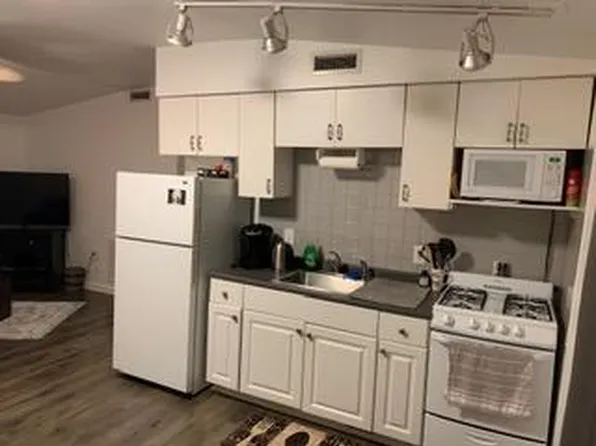 32 Mark Dr #B, Manahawkin, NJ 08050