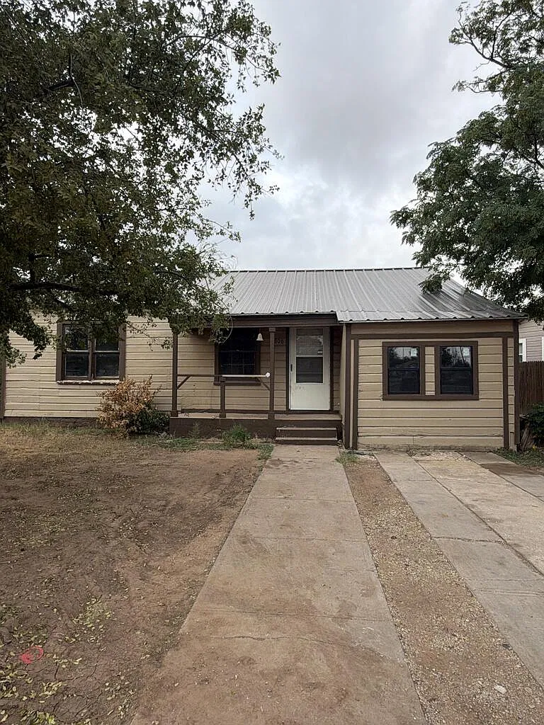 3 bed, 1.0 bath, 1010 sqft, $1,500 — Photo 1
