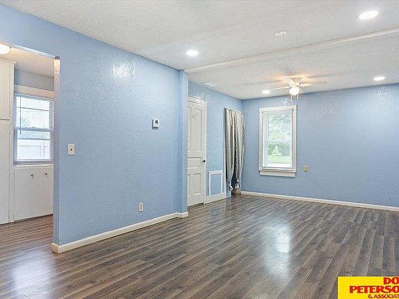 5th image of 1349 N Logan St
