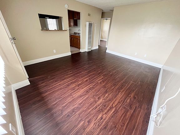 5th image of 835 S Oaks Ave APT A