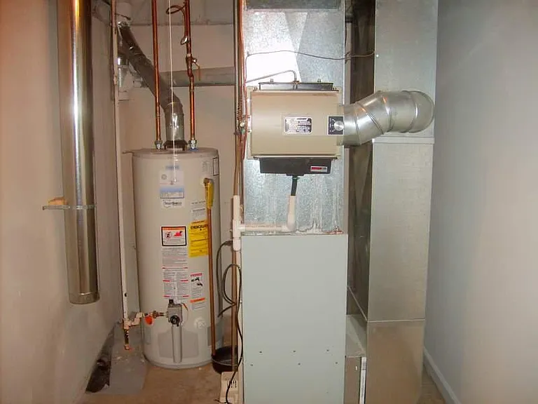 3200 Monument — Photo 23