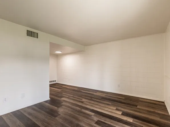 1517 Oxford Pl #4, Manhattan, KS 66502
