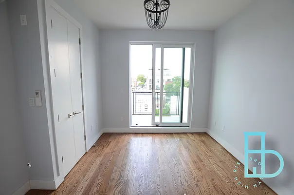 Rented by Miron Realty Group | media 11