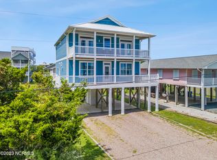 1009 N Topsail Dr, Surf City, NC 28445