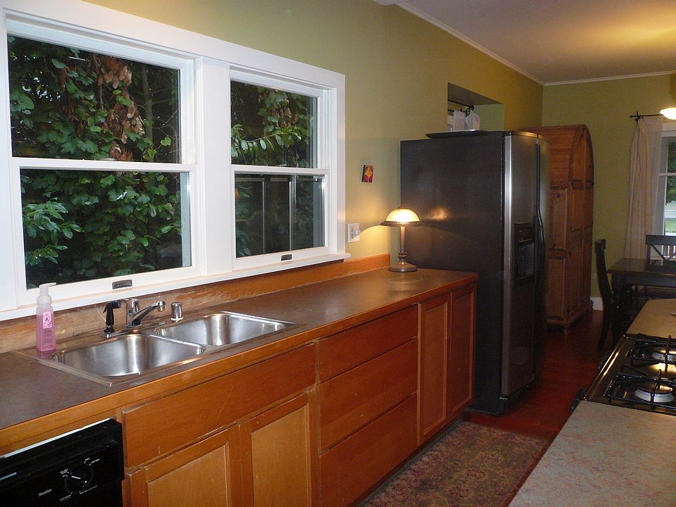 2nd image of 5107 47th Ave SW