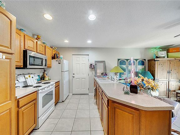 3rd image of 63 Bougainvillea Dr