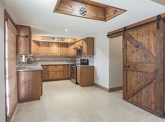 5th image of 902 Westbrook Dr