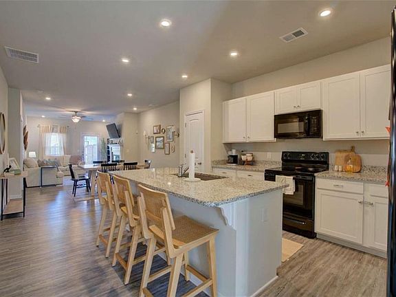 4th image of 1 Westwillow Ln