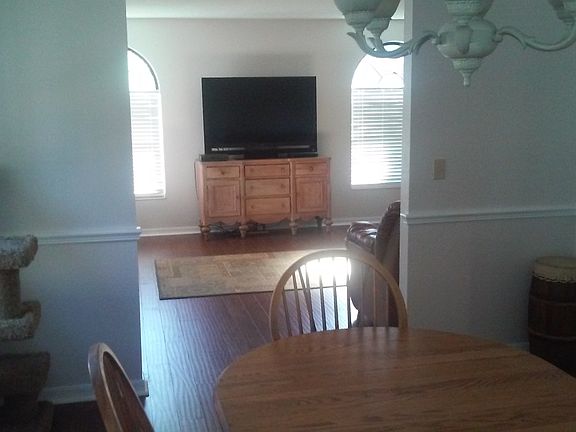 2nd image of 20 Fox Hollow Dr