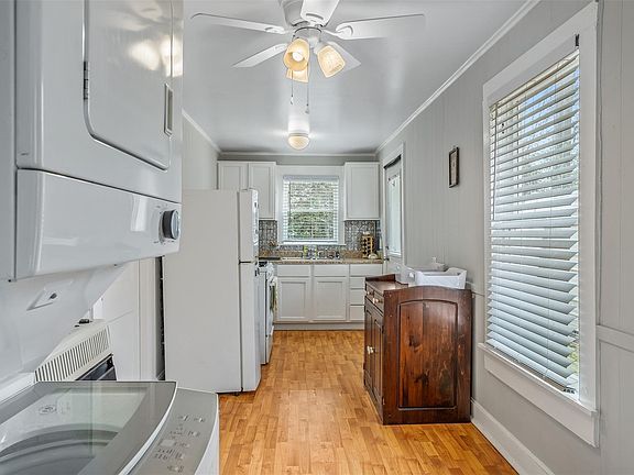 5th image of 312 E Murchison St