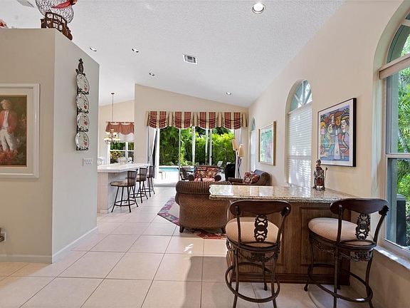 5th image of 10910 Royal Devon Way