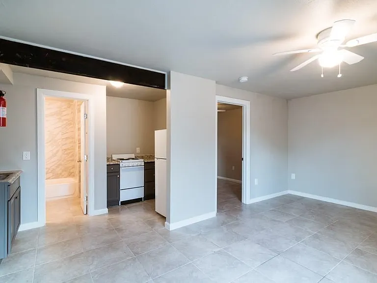 5327 Bell St #3 — Photo 3