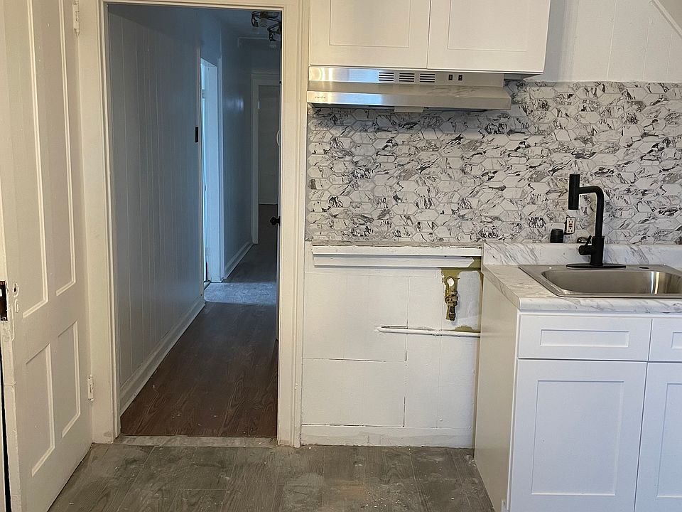 1st image of 69 W Liberty St Floor 3