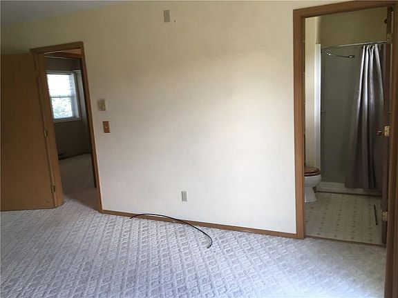 5th image of 755 Briar Pl