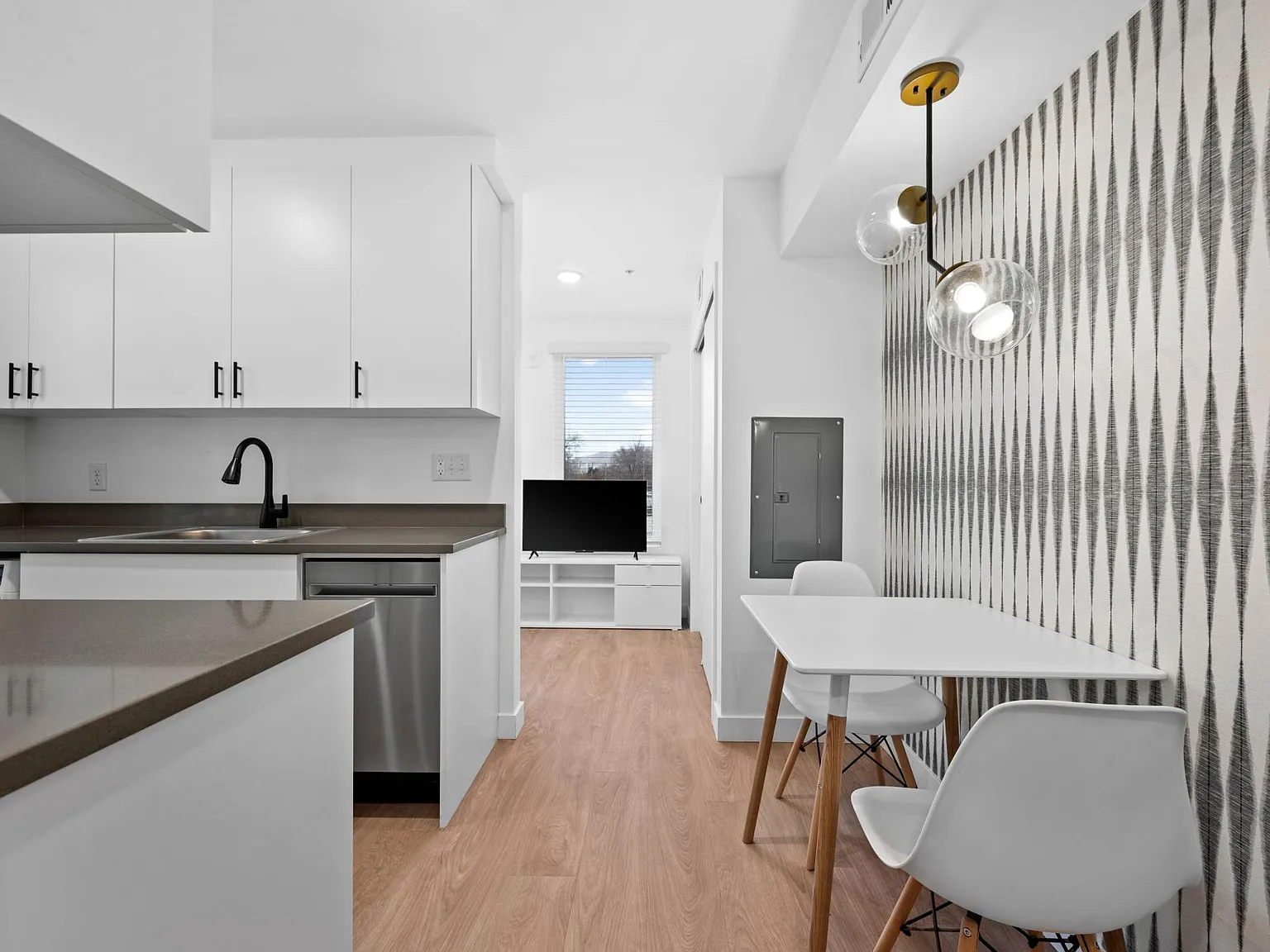 1709 S Major St — Photo 3