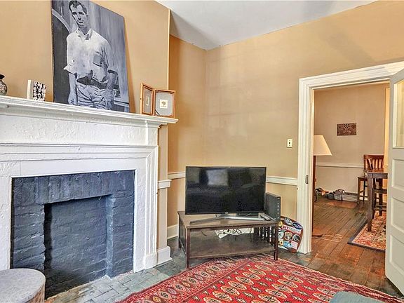 5th image of 1813 E Grace St