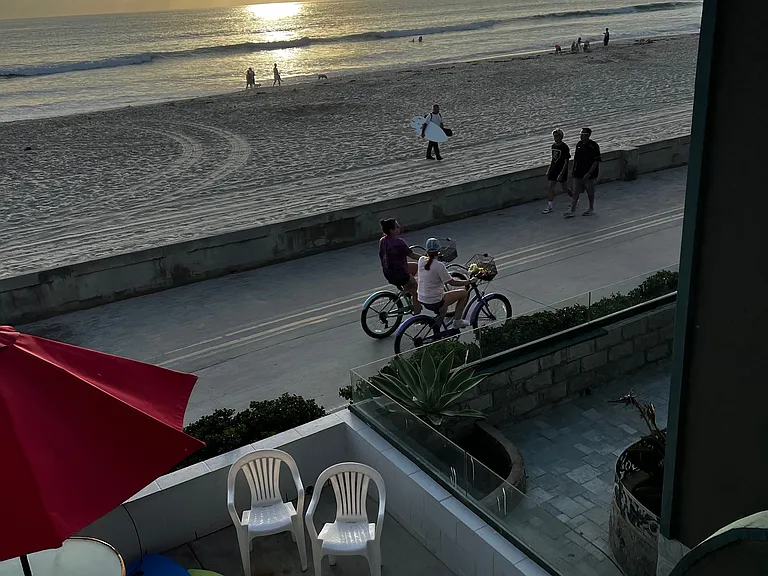 3355 Ocean Front Walk #F — Photo 1