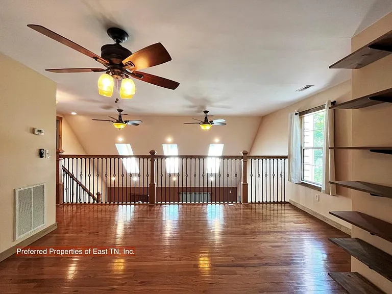 709 Brown Mountain Rd — Photo 12