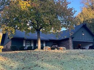 24 Holiday Hills Dr, Helena, AR 72342