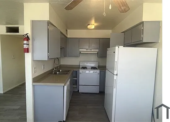 126 Altez St NE #C — Photo 1