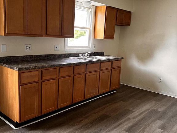 3rd image of 10402 W Jonen St #10404