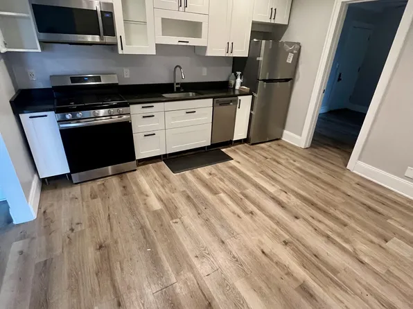 13450 Cedar Rd, Cleveland, OH