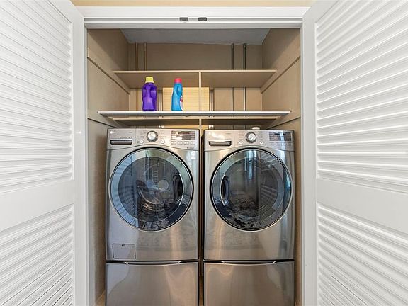 4th image of 400 Glennes Ln APT 107
