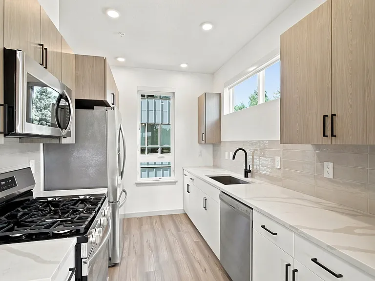University Hills Townhomes — Photo 63