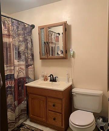 3rd image of 609 E Albert Ave