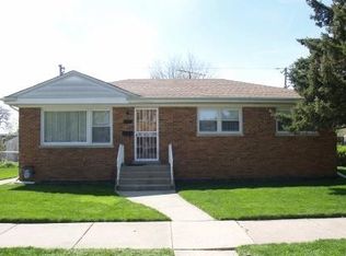 7534 Kenneth Ave, Skokie, IL 60076