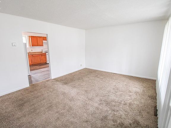 4th image of 1301 E Farwell St