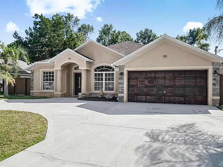61 Francis Ln — Photo 1
