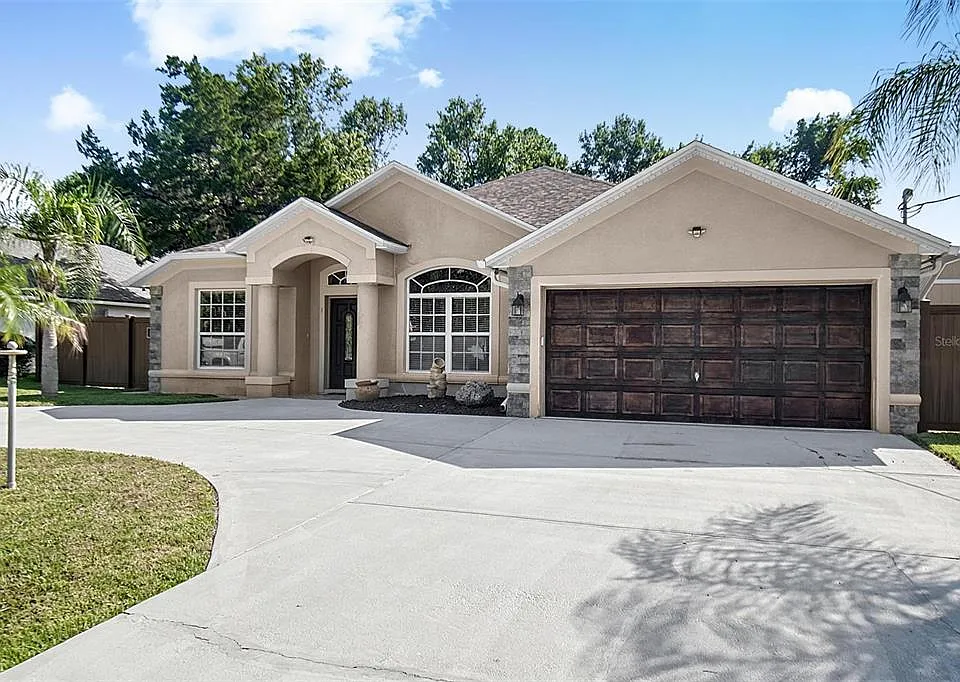 61 Francis Ln