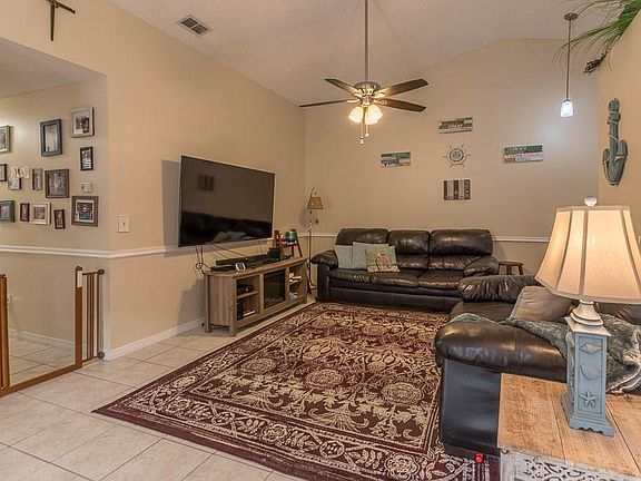 5th image of 3778 Lake Shore Dr